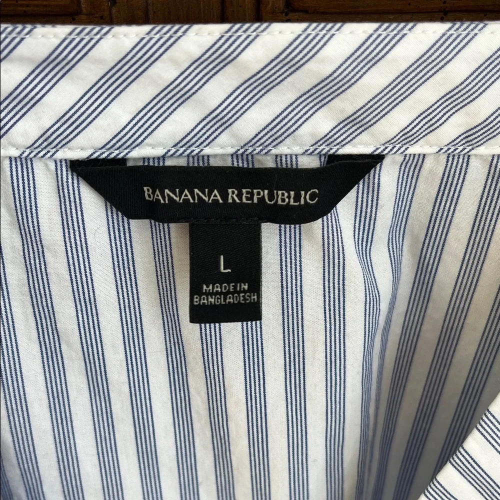 Banana Republic Blue and White Striped Bell Sleeve Blouse - Picture 2 of 7